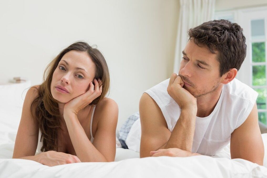 Ένα νεαρό ζευγάρι σκέφτεται αν είναι δυνατόν να μεγεθύνει το πέος με αντλία κενού